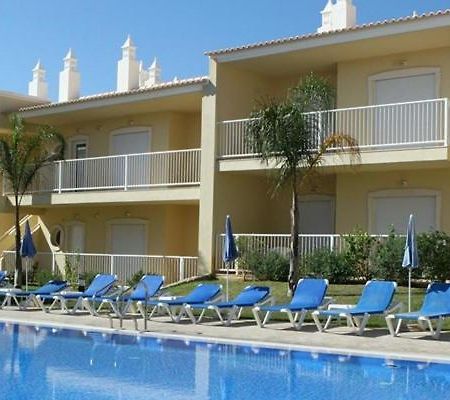 2 Bedrooms Apartment Vale Parra Praia Da Gale In A Privat Condominio Guia  Exteriör bild