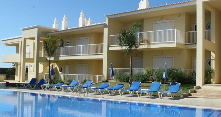 2 Bedrooms Apartment Vale Parra Praia Da Gale In A Privat Condominio Guia  Exteriör bild