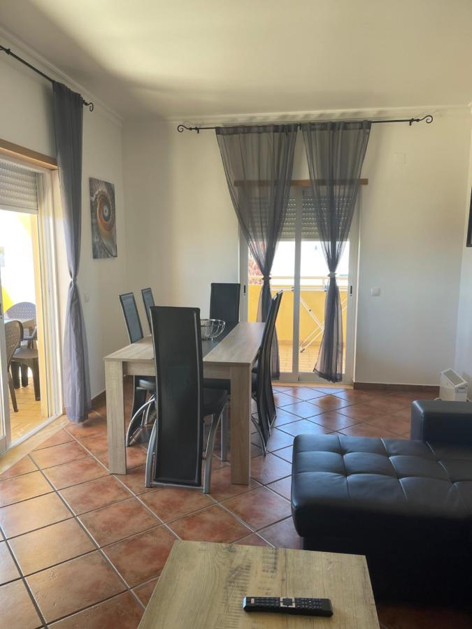 2 Bedrooms Apartment Vale Parra Praia Da Gale In A Privat Condominio Guia  Exteriör bild