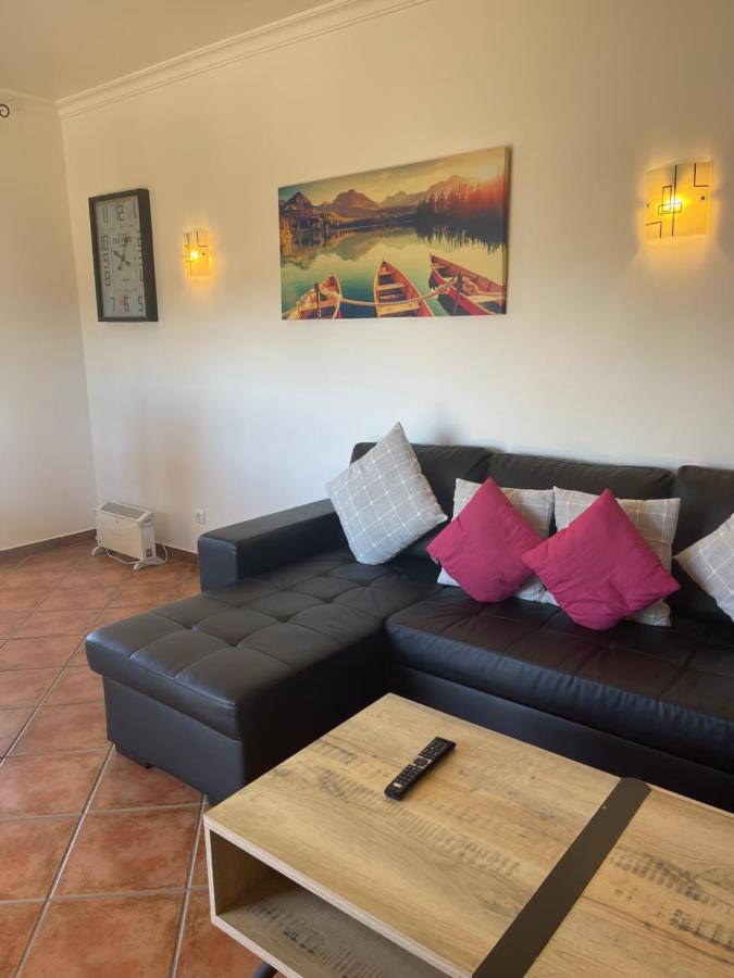 2 Bedrooms Apartment Vale Parra Praia Da Gale In A Privat Condominio Guia  Exteriör bild