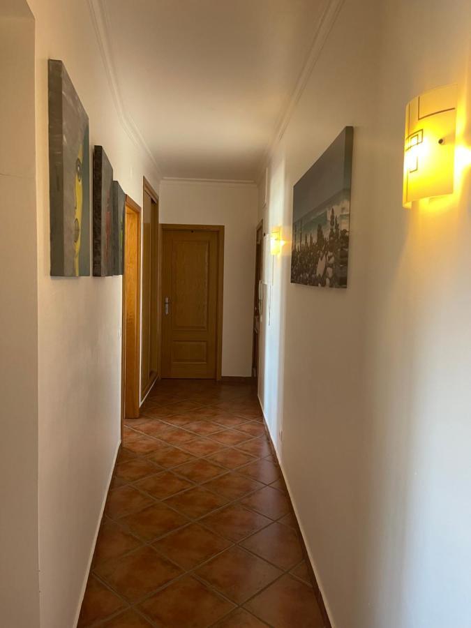 2 Bedrooms Apartment Vale Parra Praia Da Gale In A Privat Condominio Guia  Exteriör bild