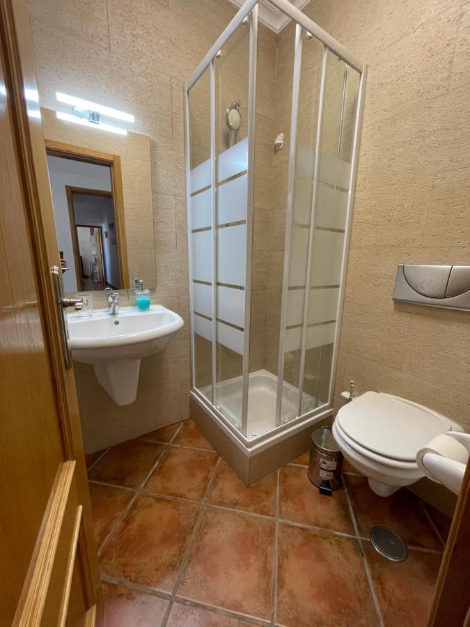 2 Bedrooms Apartment Vale Parra Praia Da Gale In A Privat Condominio Guia  Exteriör bild