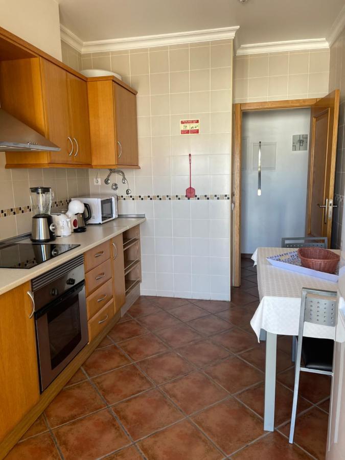 2 Bedrooms Apartment Vale Parra Praia Da Gale In A Privat Condominio Guia  Exteriör bild