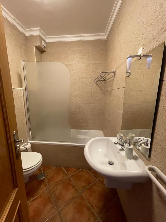2 Bedrooms Apartment Vale Parra Praia Da Gale In A Privat Condominio Guia  Exteriör bild